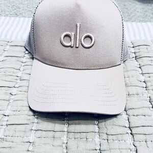 ALO Yoga Beige Mesh Trucker Hat